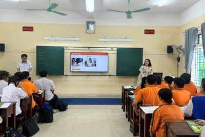 TỔ NGOẠI NGỮ: SÔI NỔI SINH HOẠT CHUYÊN MÔN VÀ ĐỔI MỚI PHƯƠNG PHÁP DẠY HỌC